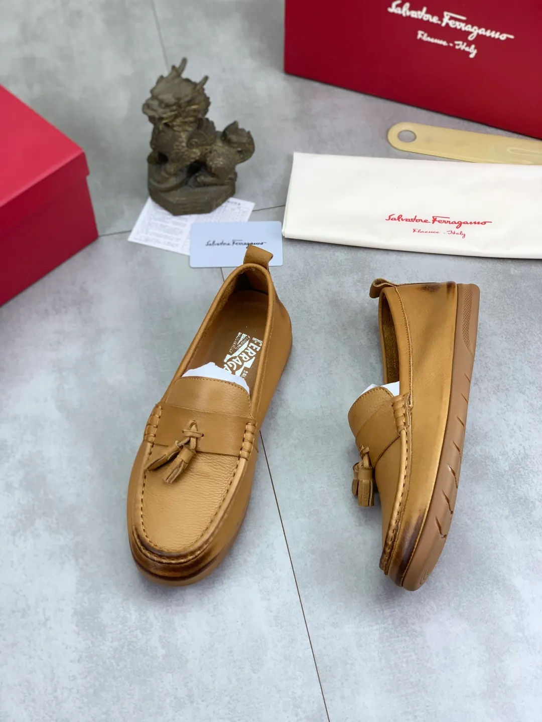 Men's shoes 💰P480 New model [Ferragamo/Ferragamo] Latest model Original imported calfskin, imported pigskin lining + original luxury metal buckle + original rubber outsole Soft and comfortable Size number: 38-44